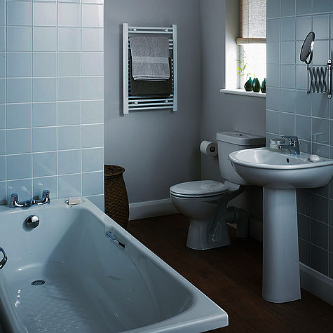 Armitage Shanks bathroom with bath & washbasin